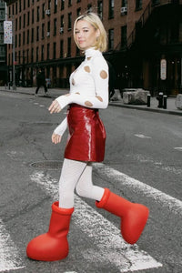 靴 Big red boots MSCHF bouscule les codes avec ses Big Red Boots | Addict Sneakers
