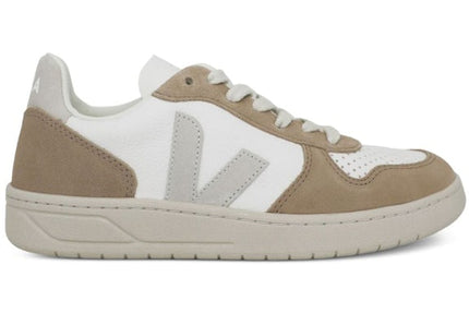 Veja V-10 Extra White Natural Sahara