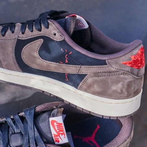 Air Jordan 1 Retro Low Travis Scott