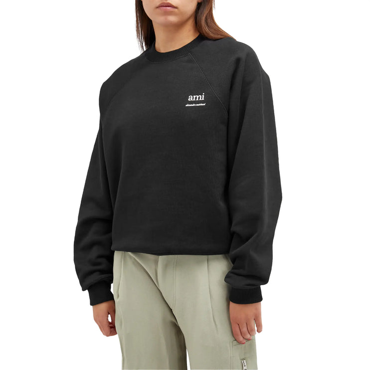 Model front view of Ami Paris Ami Alexandre Mattiussi Black Sweatshirt USW024747001