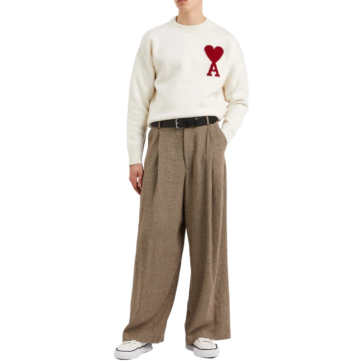 Model view of Ami Paris Red Ami De Coeur Logo-intarsia Off White Sweater UKS003016102SS22