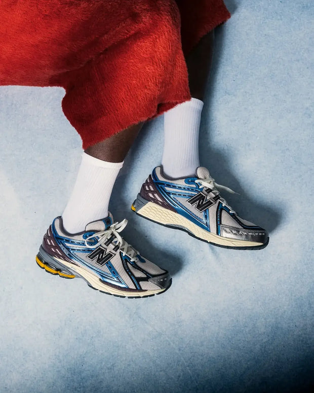 <h4>New Balance 1906R</h4>