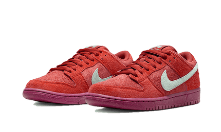 Nike SB Dunk Low Mystic Red