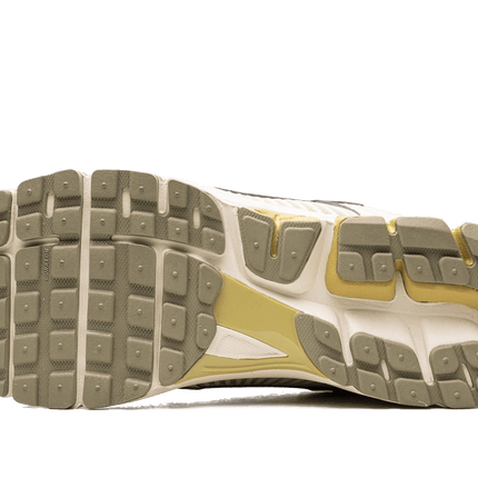 Nike Zoom Vomero 5 Light Bone Medium Olive
