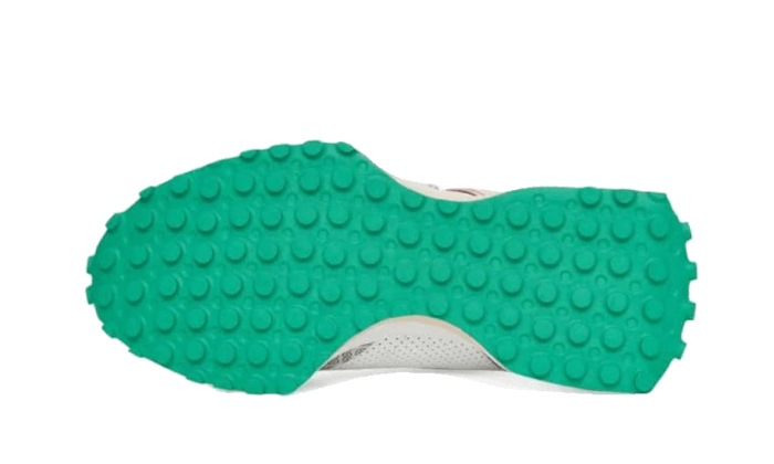 New Balance 327 Casablanca Holly Green | Addict Sneakers