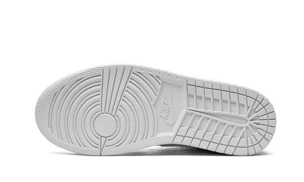 Aj1 triple white shop