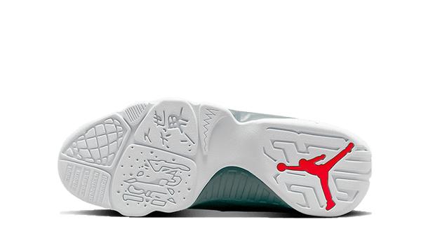 Air Jordan Retro Fire Red Addict Sneakers