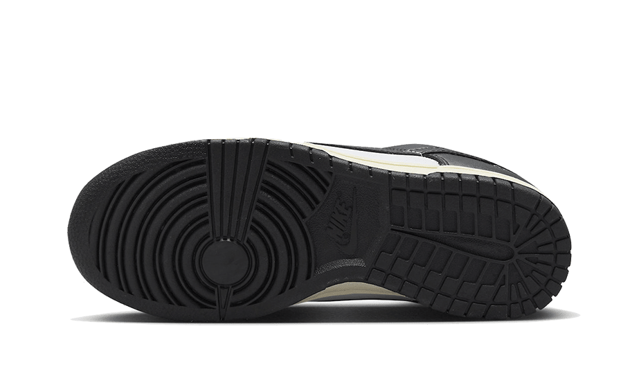 Nike Dunk Low Vintage Panda