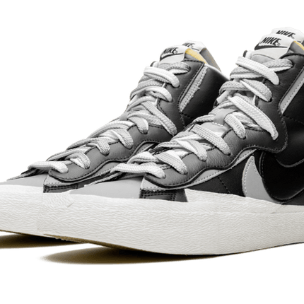 Nike Blazer Mid Sacai Schwarz Grau