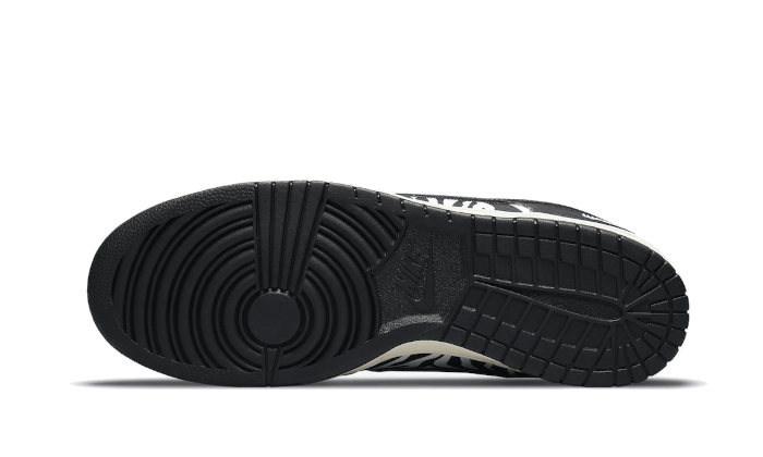 Nike Sb Dunk Low Quartersnacks Zebra